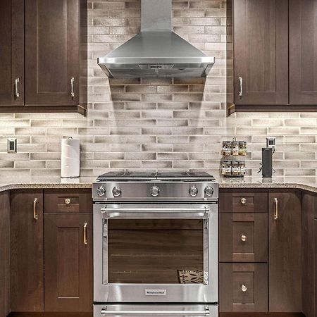 Spring Creek Luxury King One Bedroom At White Spruce Lodge Canmore Exteriör bild