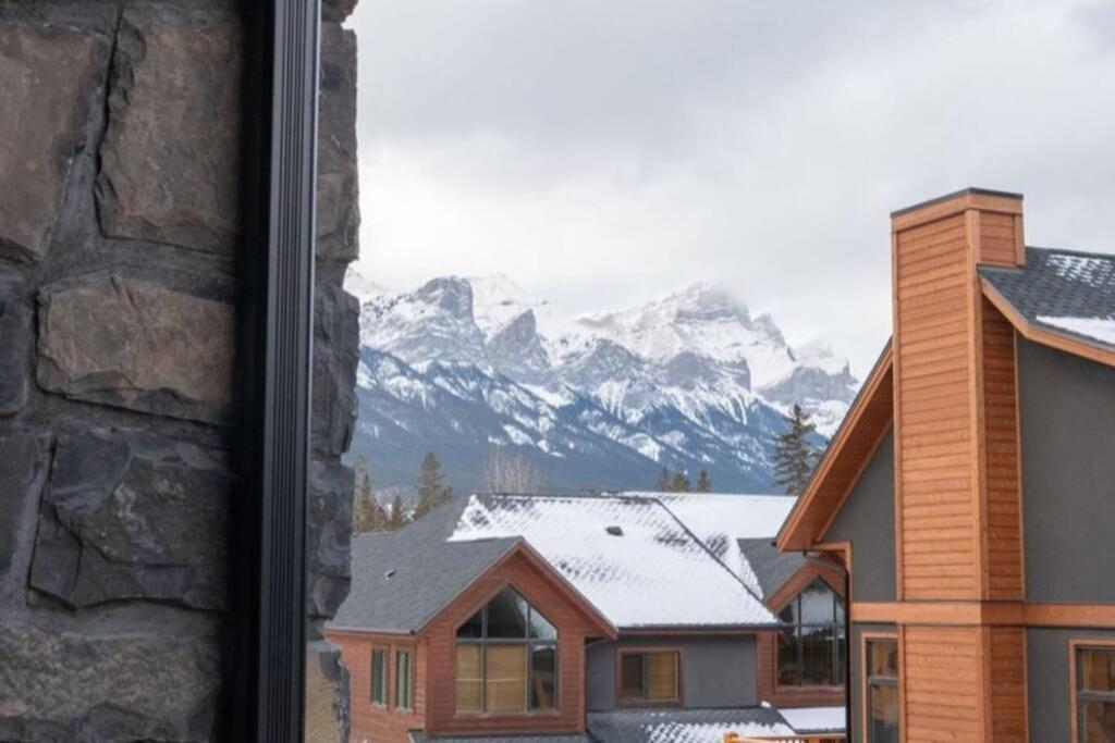 Spring Creek Luxury King One Bedroom At White Spruce Lodge Canmore Exteriör bild