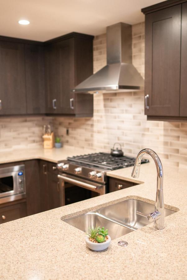 Spring Creek Luxury King One Bedroom At White Spruce Lodge Canmore Exteriör bild