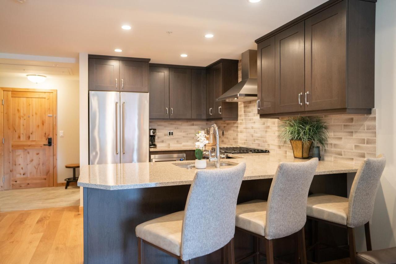 Spring Creek Luxury King One Bedroom At White Spruce Lodge Canmore Exteriör bild