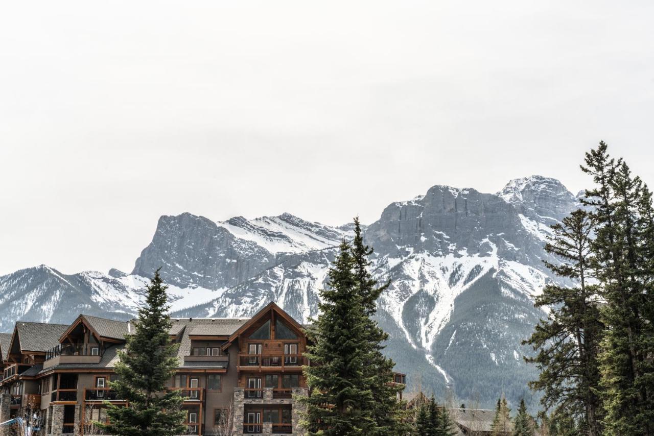 Spring Creek Luxury King One Bedroom At White Spruce Lodge Canmore Exteriör bild