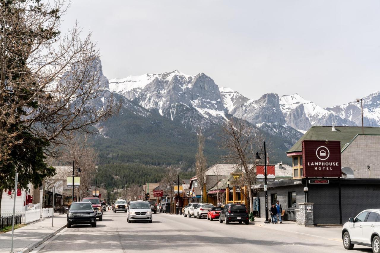 Spring Creek Luxury King One Bedroom At White Spruce Lodge Canmore Exteriör bild