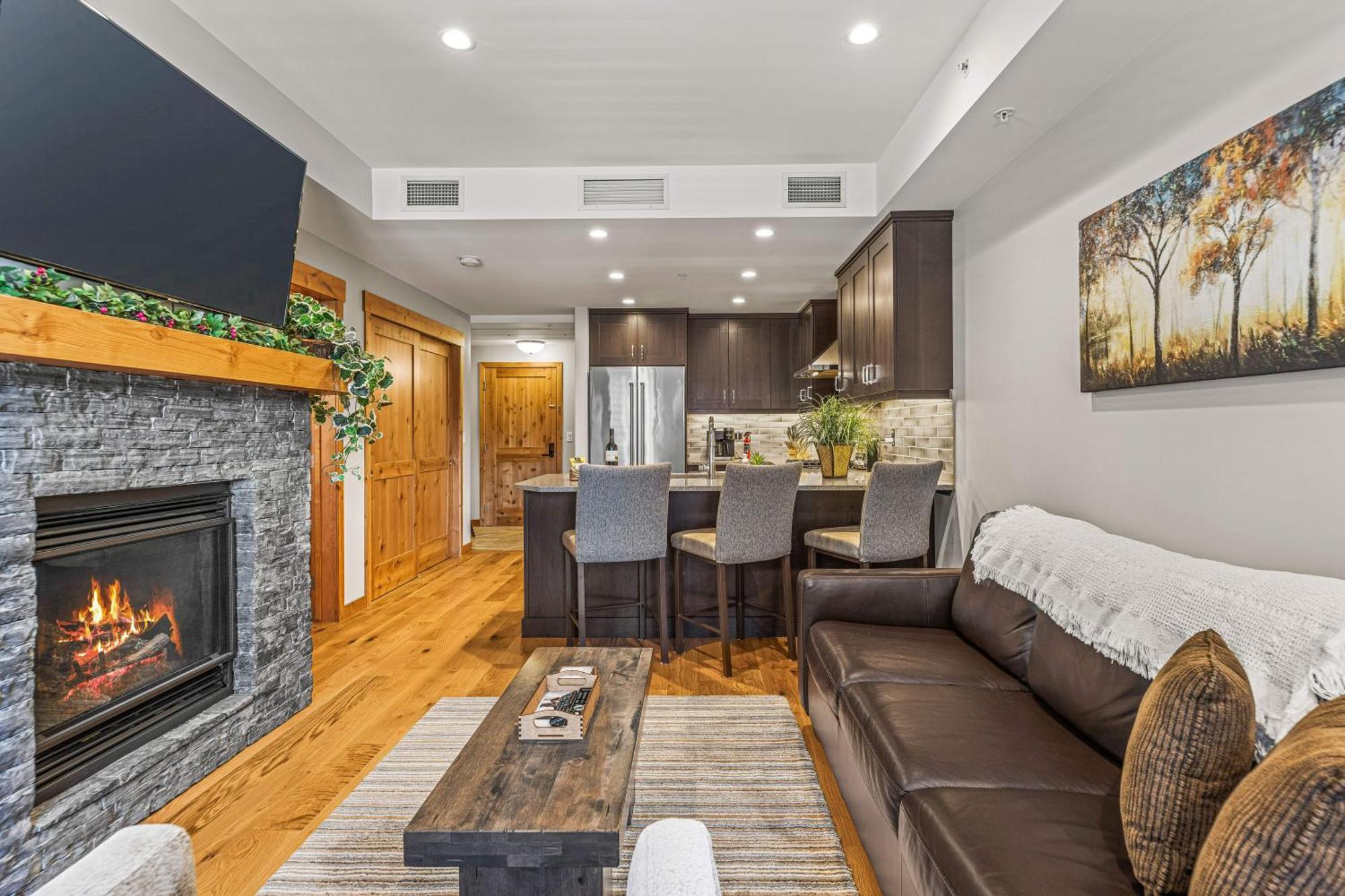 Spring Creek Luxury King One Bedroom At White Spruce Lodge Canmore Exteriör bild