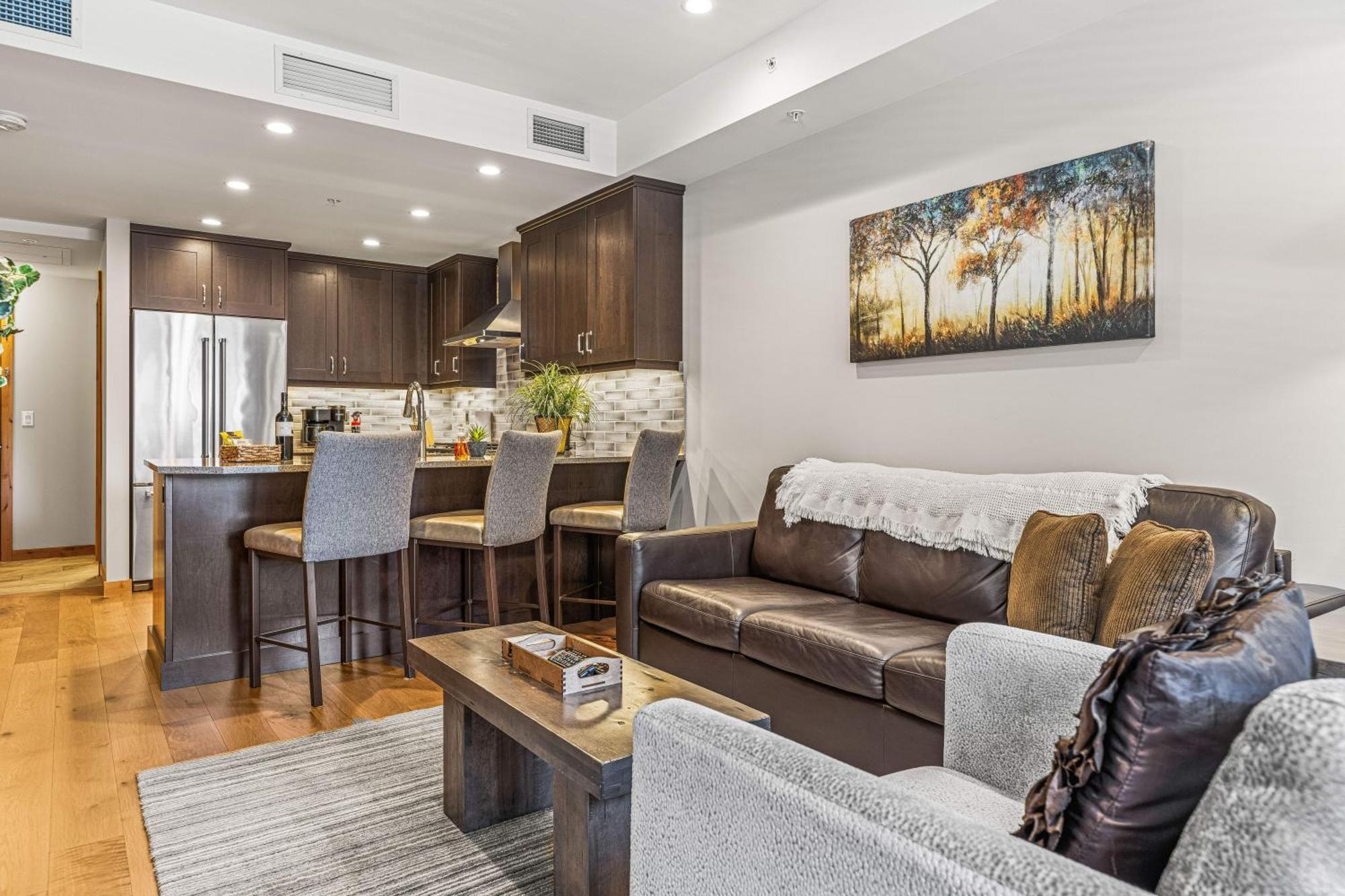 Spring Creek Luxury King One Bedroom At White Spruce Lodge Canmore Exteriör bild